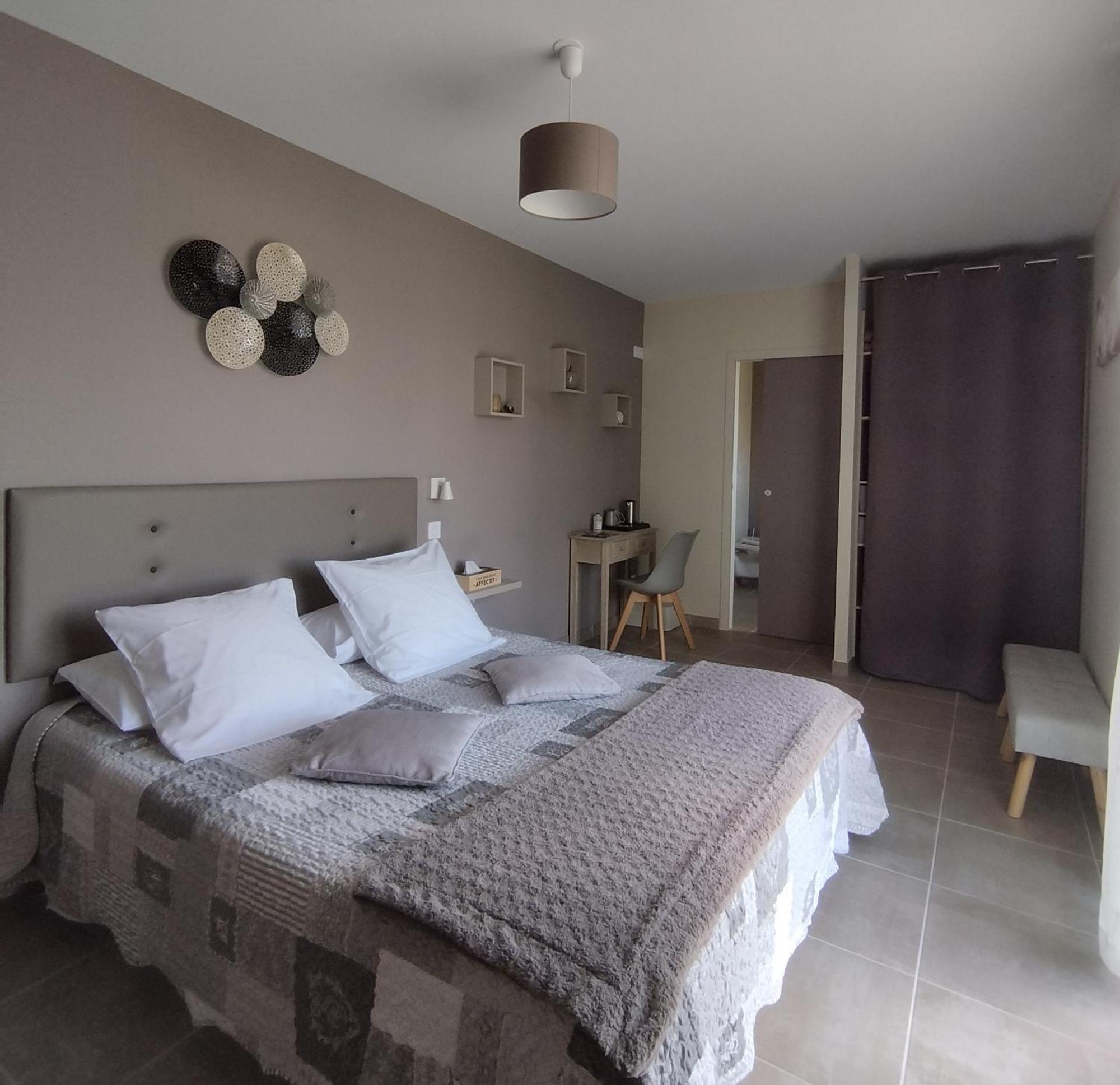 La Sarlamandre, Chambres Et Table D'Hotes Marcillac-Saint-Quentin Exterior foto